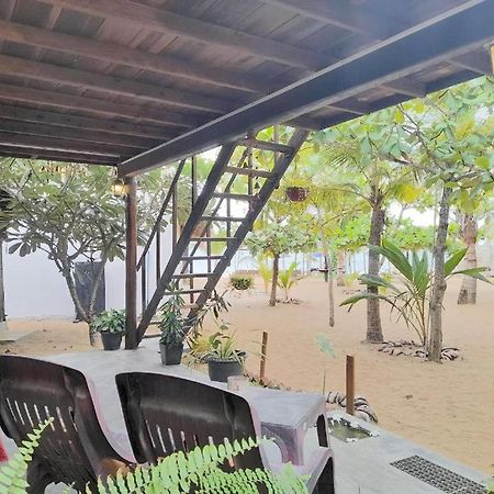 Golden Beach Chalets Arugam Bay Exterior photo