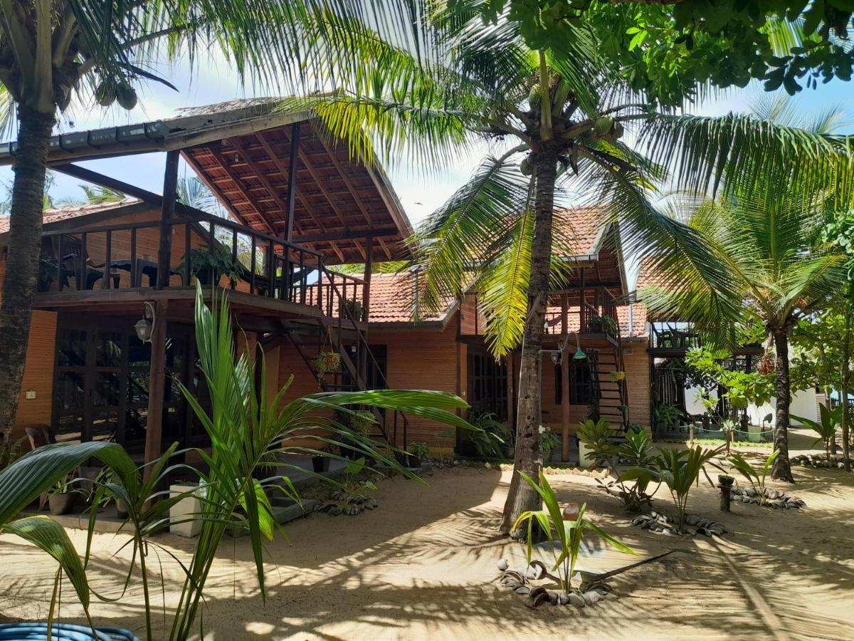 Golden Beach Chalets Arugam Bay Exterior photo