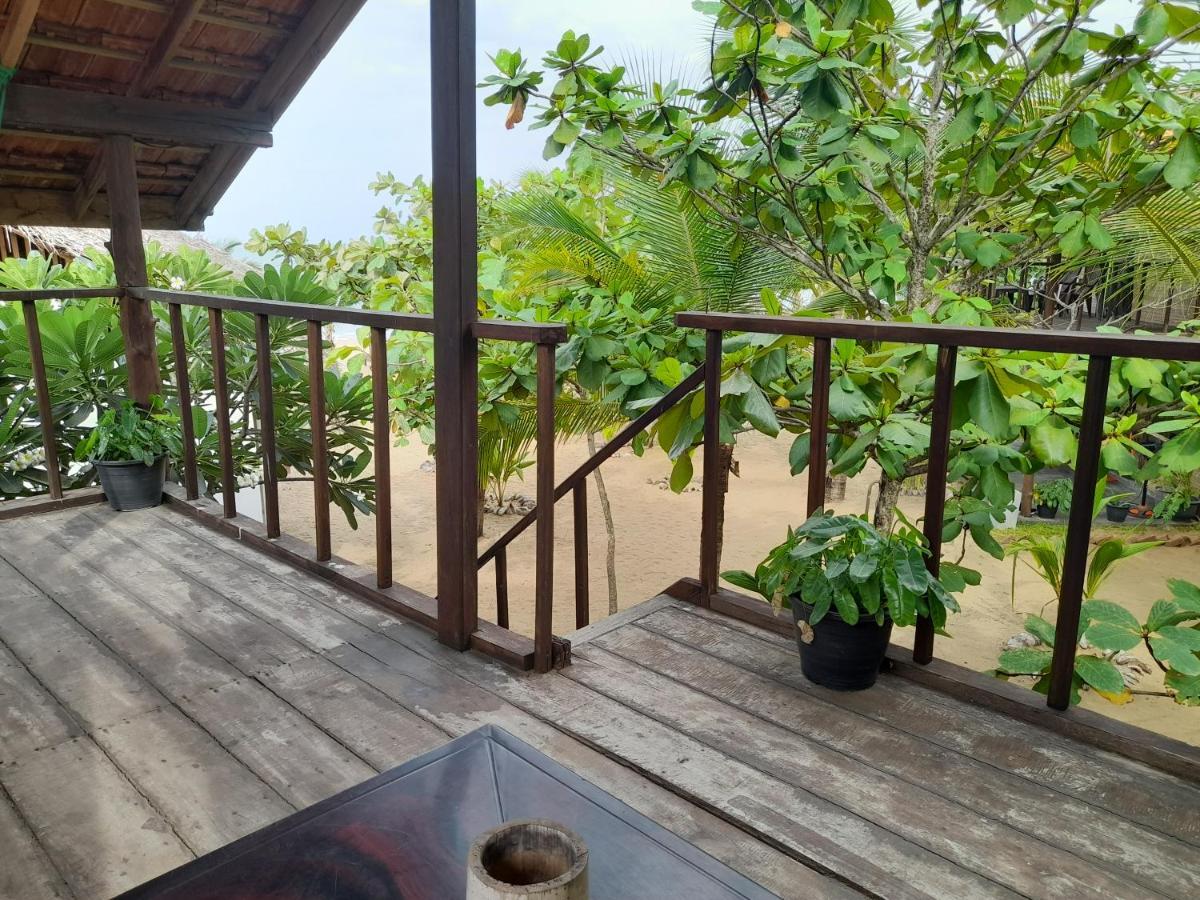Golden Beach Chalets Arugam Bay Exterior photo