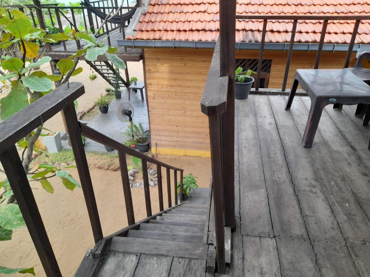 Golden Beach Chalets Arugam Bay Exterior photo