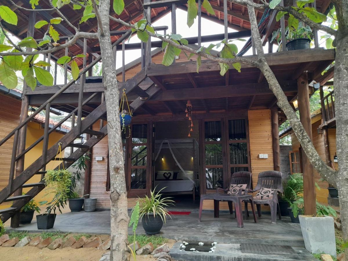 Golden Beach Chalets Arugam Bay Exterior photo