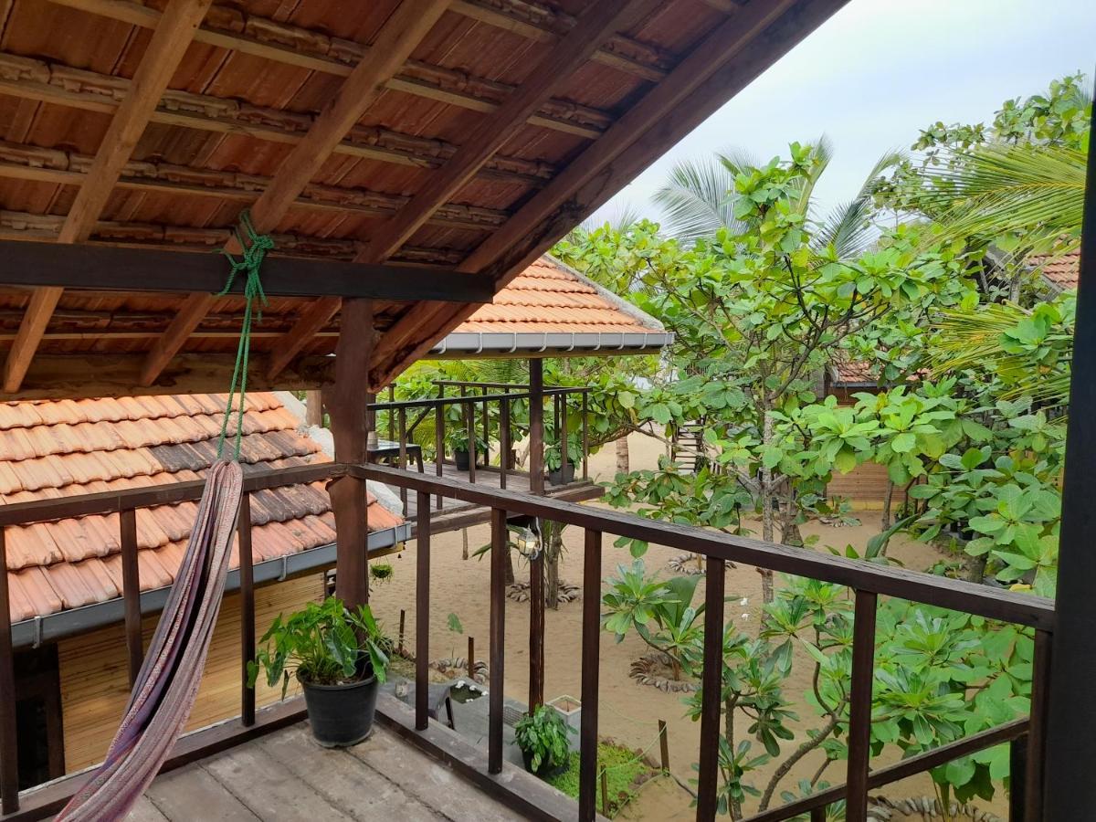 Golden Beach Chalets Arugam Bay Exterior photo