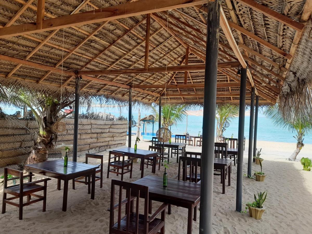 Golden Beach Chalets Arugam Bay Exterior photo